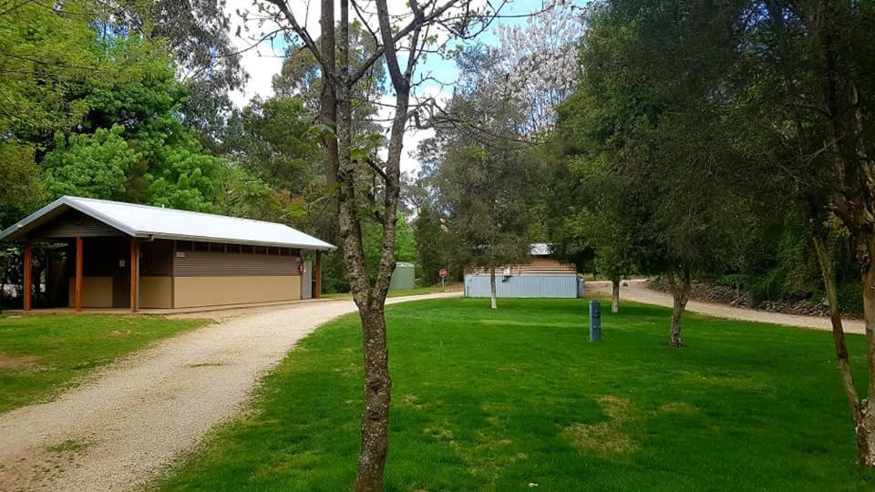 Riverview Caravan Park Porepunkah Exterior foto